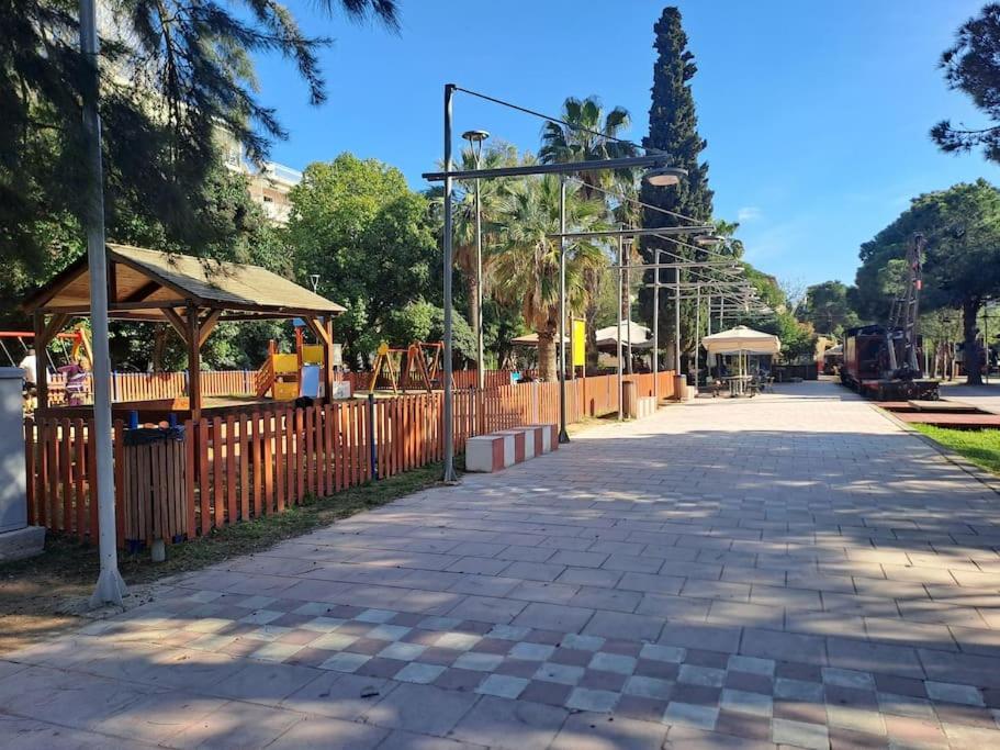 Апартаменты Δίπλα Στο Πάρκο Каламата Экстерьер фото